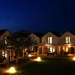 Luan Village